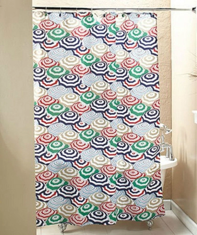 Cortina de Ducha Oceanside Coloridas Sombrillas de Playa Azul Rojo Verde Decoración de Playa Foto 1 de 1