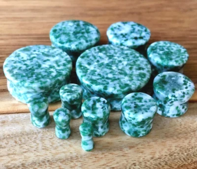 PAR de tapones de amazonita medidores de orejas de piedra orgánica semipreciosa Foto 1 de 4