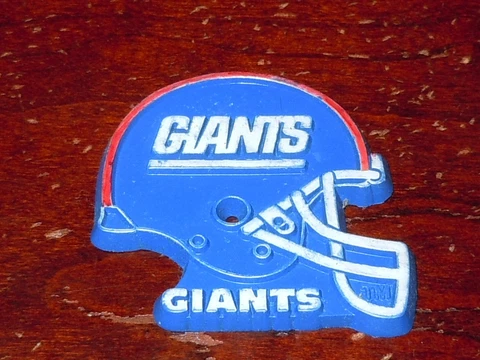 NEW YORK GIANTS Vintage Old NFL RUBBER Football FRIDGE MAGNET Standings Board Cover