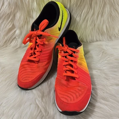 耐克女式 9 码 DF TR4 Dual Fusion 819022-601 红色黄色跑步鞋  — 第 1/4 张图片
