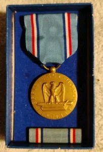 Medal Military Good Conduct Efficiency Honor Fidelity Blue Ribbon Eagle Bronze - Picture 1 of 4