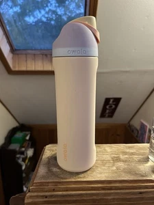 Owala Wasserflasche 24 Oz Pfirsich und Pastelle - Bild 1 von 1