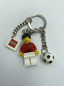 Lego Vintage Fußballspieler Minifigur #2 Ball & Lego Logo Fliese Schlüsselanhänger Schlüsselring - Bild 1 von 4