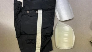 Winnwell HK Shok-Guard Hockey Pants with Guards - Size S - Picture 1 of 6