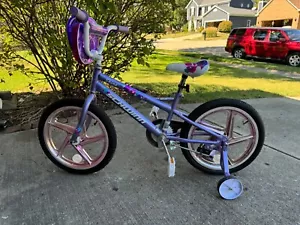 girls 20" Schwinn Bike - Picture 1 of 8