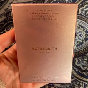 PATRICK TA "SHE'S GIVE" DOBLE TOMA CREMA Y POLVO RUBOR, 0,21 oz/0,14 oz rosa - Imagen 1 de 5