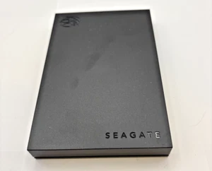 Seagate FireCuda 1TB, 5400 RPM, 3,5 Zoll Desktop externe Festplatte - STKL1000400 - Bild 1 von 5