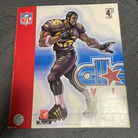 2007 Upper Deck Reggie Bush All Star Vinyl Figure NFL  All Black Limited 1000 Cover