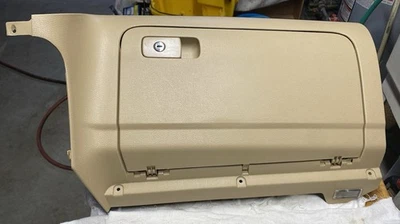 Guantera Volkswagen Jetta 2006-2010 bronceada Foto 1 de 4