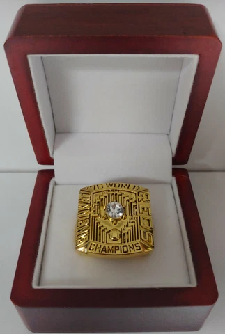 Johnny Bench - 1976 Cincinnati Reds World Series Ring With Wooden Display Box Cover