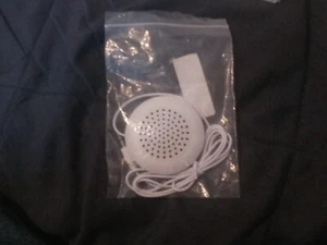 3.5mm Pillow Mini Speaker Audio for Mp3 Mp4 CD Player iPod Phone White - Picture 1 of 4