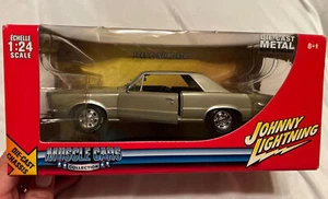 Johnny Lightning 1965 Pontiac GTO  Gold Chrome 1/24 Diecast NIB - Picture 1 of 12