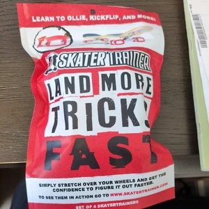 SkaterTrainer 2.0, das Gummi-Skateboarding-Zubehör zur Perfektionierung Ihres Ollies - Bild 1 von 4