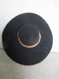 Cappello LOL Surpise OMG Da Boss in feltro nero 6" con fascia oro ottime condizioni - Foto 1 di 3