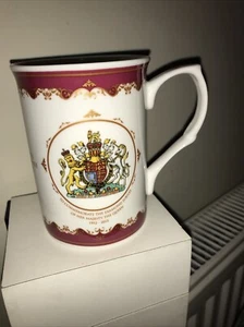 Queen Elizabeth Diamond Jubilee Commemorative Regal Crown Mug England 1952-2012 - Foto 1 di 9