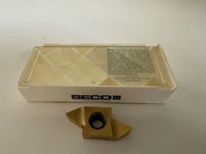 SECO 73146, 26NRK60 Solid Carbide Threading Inserts Grade CP500, Qty 1 - Picture 1 of 4