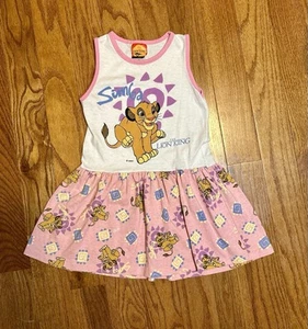 "Vestido Simba de colección Disney El Rey León niñas talla 5/6 usado en excelente estado 12"" ancho 23"" largo" - Imagen 1 de 9