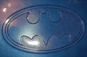 ONE LARGE BATMAN EMBLEM SUPERHERO CHOCOLATE MOULD OR PLASTER MOULD