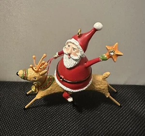 Hallmark 2010 Santa Ornament ~ hochfliegender Spaß - Bild 1 von 5