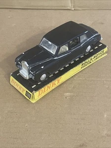 Dinky Toys 152 Rolls Royce Phantom V Black with Chauffeur and 2 Rear Passengers  - Picture 1 of 18