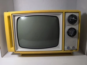 Motorola 12" Cadet Light Compacto TV Portátil Sintonizador UHF A377 - Imagen 1 de 11