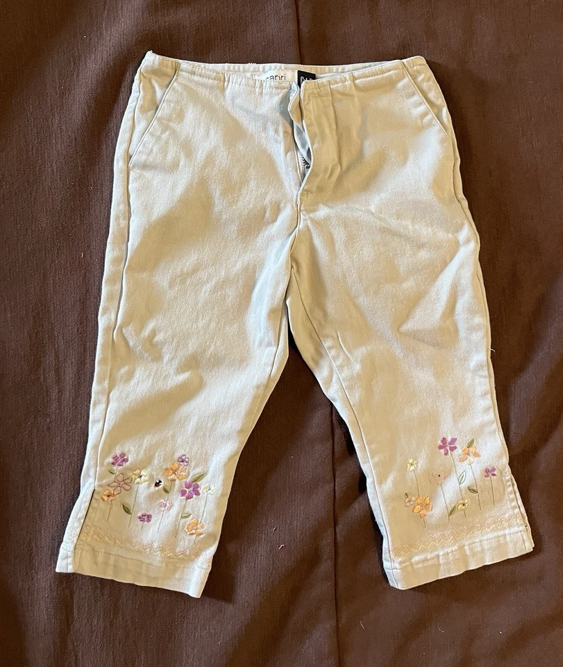 Vintage Girls Clothes Gap size 5 capris Embroidered - Image 1 of 1