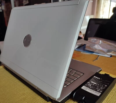 NOTEBOOK DELL INSPIRON 1521 IN OTTIMO STATO ELEGANTE LACCATO BIANCO WXGA 15,4  - Immagine 1 di 4