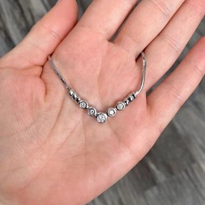 COLLAR COLGANTE BARRA DIAMANTE CURVADO EN V EN ORO BLANCO 14KL 16" Foto 1 de 4