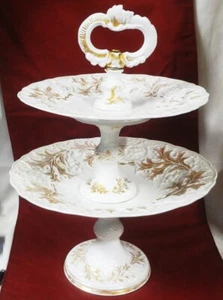 ANTIGUA PIEZA CENTRAL ALEMANA MEISSEN INUSUAL EN NIVELES - HOJA Y PERGAMINO - MARCA ESPADAS - Imagen 1 de 12