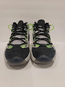 Reebok Question Mid x Illumination's Minions Gru's Lab 2020 Men’s size US 8.5 - Picture 1 of 6