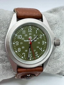 Men's Smith & Wesson Silver Tone Quartz Watch New Battery - Picture 1 of 15