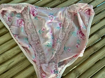 VINTAGE 100% SILK FLORAL EMBROIDERY BIKINI PANTIES by SILKSCREEN sz 10 - Image 1 of 2