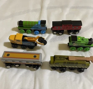 Six mixed Railroad Cars and Trucks Plastic Models Magnetic Connectors - Picture 1 of 8
