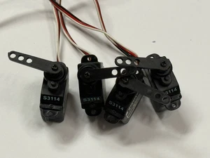 Excellent Set of Four Futaba S3114 3114 Micro RC Remote Control Airplane Servos - Picture 1 of 2