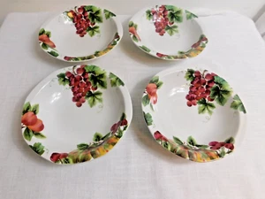 K6- Royal Doulton Japan Everyday Vintage Grape Soup / Cereal Bowls Lot of 4 - Picture 1 of 3