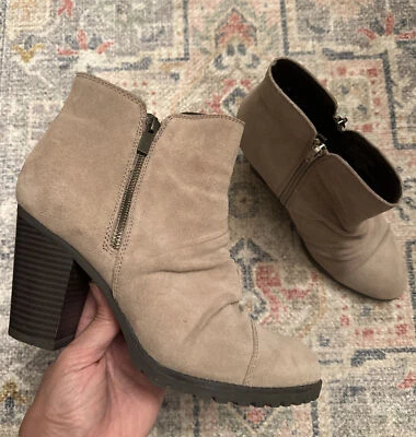 White Mountain Women’s Cream Taft Suede Leather Heeled Ankle Boots US Size 9.5 - Imagem 1 de 4