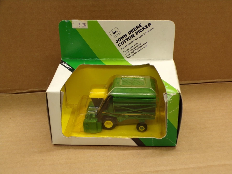 VINTAGE ERTL JOHN DEERE COTTON PICKER #1000EO ~ MINT IN OPEN BOX ! - Image 1 of 4