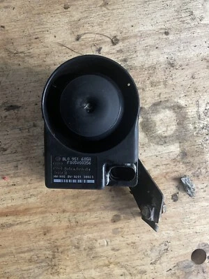 2002-2008 AUDI A6 A4 A8 QUATTRO ANTI-THEFT ALARM SIREN OEM 8L0 951 605A - Image 1 of 2