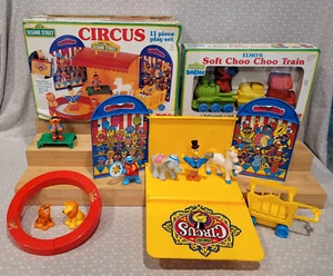 Vintage TYCO Sesame Street Circus Figure Playset & Elmo Soft Choo Choo Train Toy - Picture 1 of 12