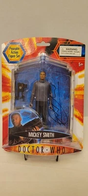 Mikey Smith | Doctor Who | Serie 2 | Firmado | Sellado de fábrica Foto 1 de 4