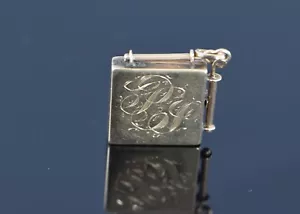 14K Gelbgold Quadratisches Medaillon, hängt über eine Kaution an der Spitze, ca. 1880 - Bild 1 von 8