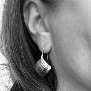 Hammered Domed Earrings 925 Silver Square Dome Earrings Silver Drop Earrings - Picture 1 of 5