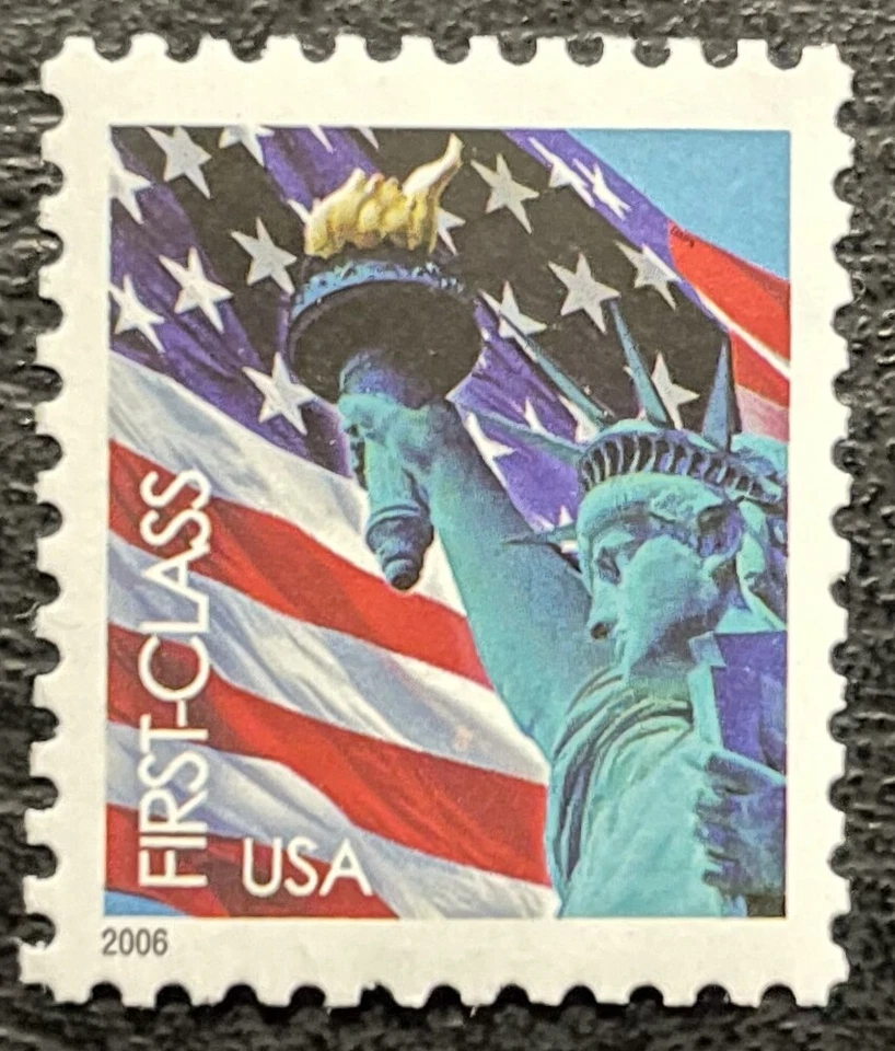 2005 Scott #3965 - (39¢) - STATUE OF LIBERTY AND FLAG - Single Stamp - Mint NH - Image 1 of 1