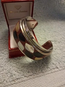 Silver Design Cuff Bracelet - Picture 1 of 4