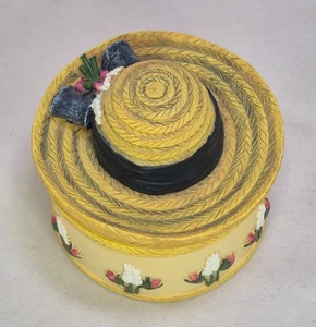 Vintage Dezine Straw Hat Floral Bouquet Resin Trinket Box Garden 2.75" x 3" - Picture 1 of 11