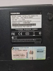 Pc Portatile Toshiba L500d-174 - Foto 1 di 9