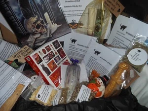 Alternative Streghe Gotiche Sorprese Box Regali Strega Yule Strega Pagana Compleanno - Foto 1 di 24