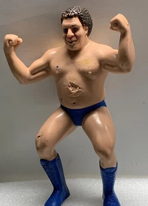 Figurina LJN Serie 2 1986 Andre il Gigante Capelli Corti WWF Rara Danni allo Stomaco - Foto 1 di 5