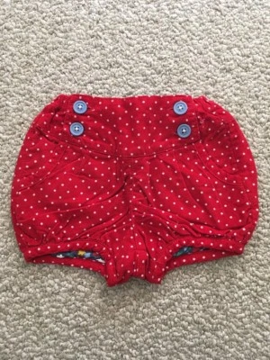 Mini shorts bolha veludo bolinhas vermelhas para meninas de 18 a 24 meses Baby Boden - Imagem 1 de 3