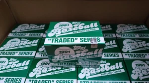 1991 TOPPS TRADED Factory Set HOLOGRAM + SEALED 132 Baseball cards BAGWELL IROD - Picture 1 of 6